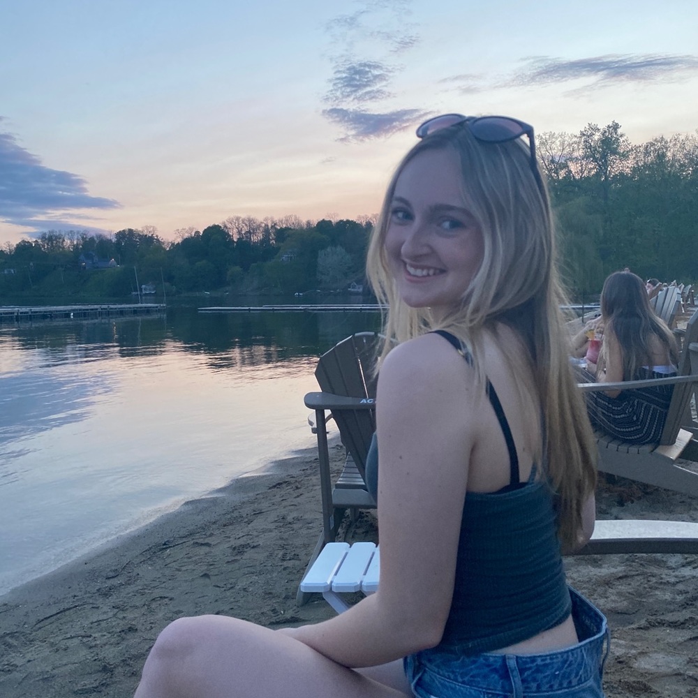 Meet your Posher, Eva
